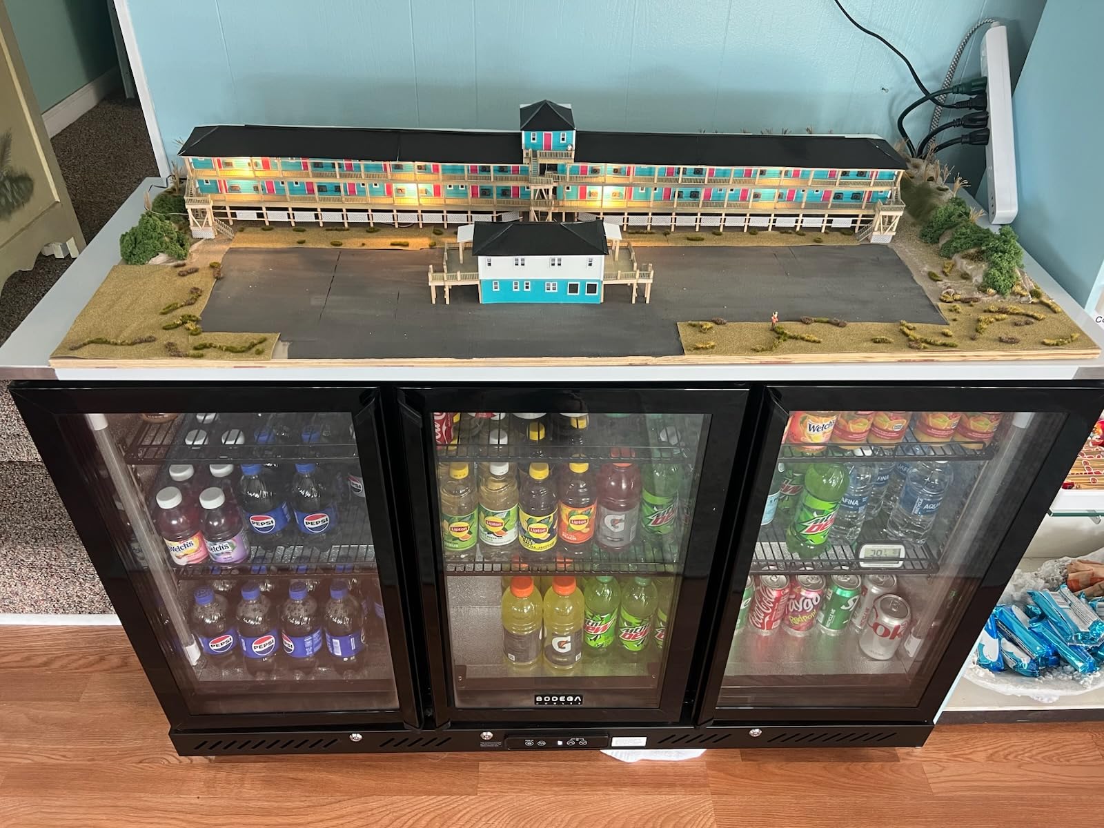BODEGA Commercial Bar Cooler with 2 Solid Doors, 12 Cu.Ft Back Bar Refrigerator, Beverage Refrigerator for Beer Soda Wine,LED Light, Stainless Steel Top,6 Casters, for Kitchen Buffet Table customer photo 1