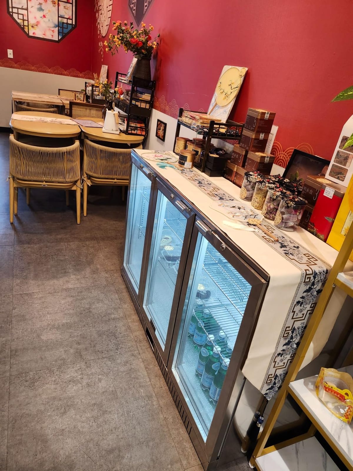 BODEGA Commercial Bar Cooler with 2 Solid Doors, 12 Cu.Ft Back Bar Refrigerator, Beverage Refrigerator for Beer Soda Wine,LED Light, Stainless Steel Top,6 Casters, for Kitchen Buffet Table customer photo 2