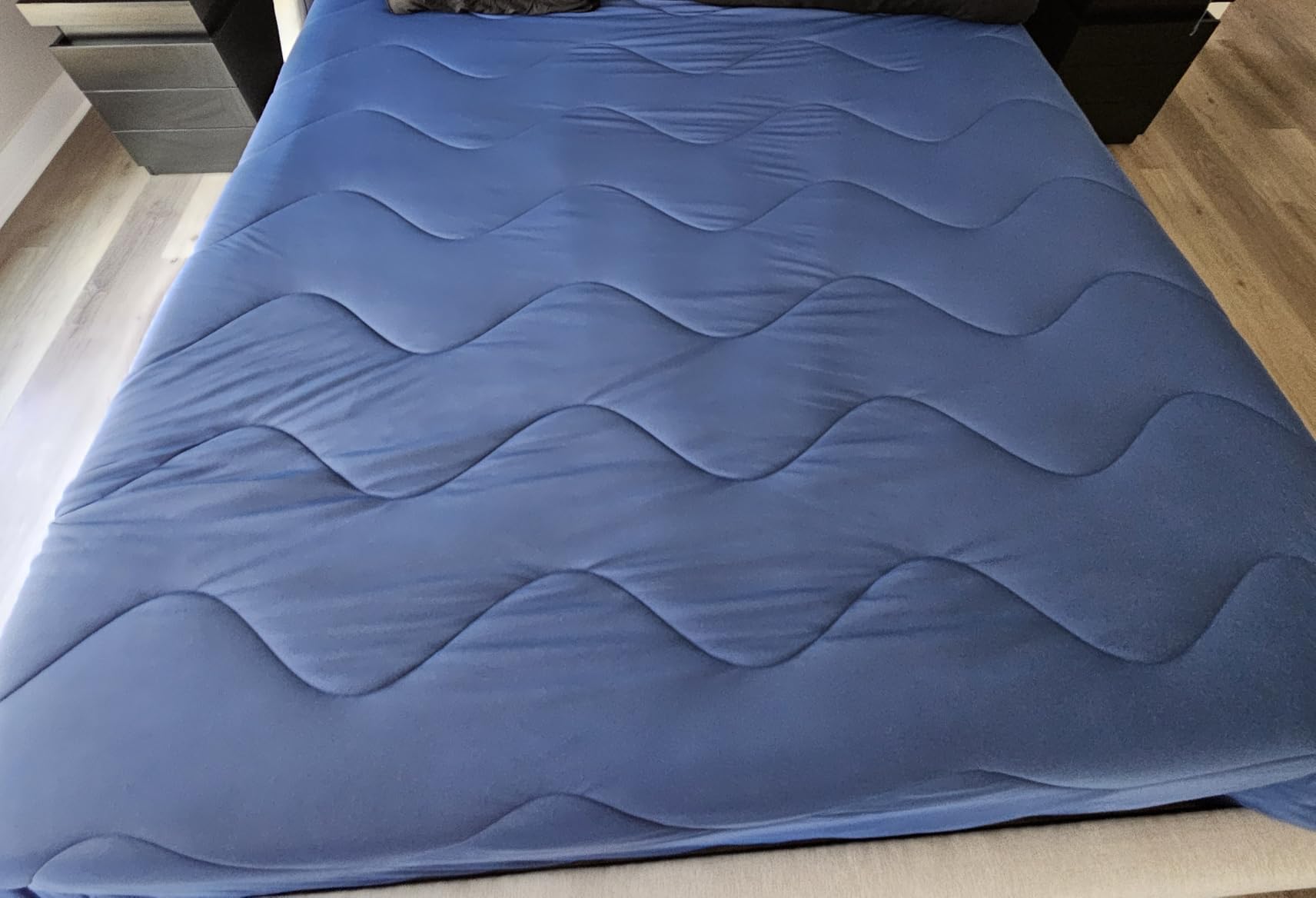 Cooling Comforter for Hot Sleepers, Queen 90x90, Silver Gray customer photo 2
