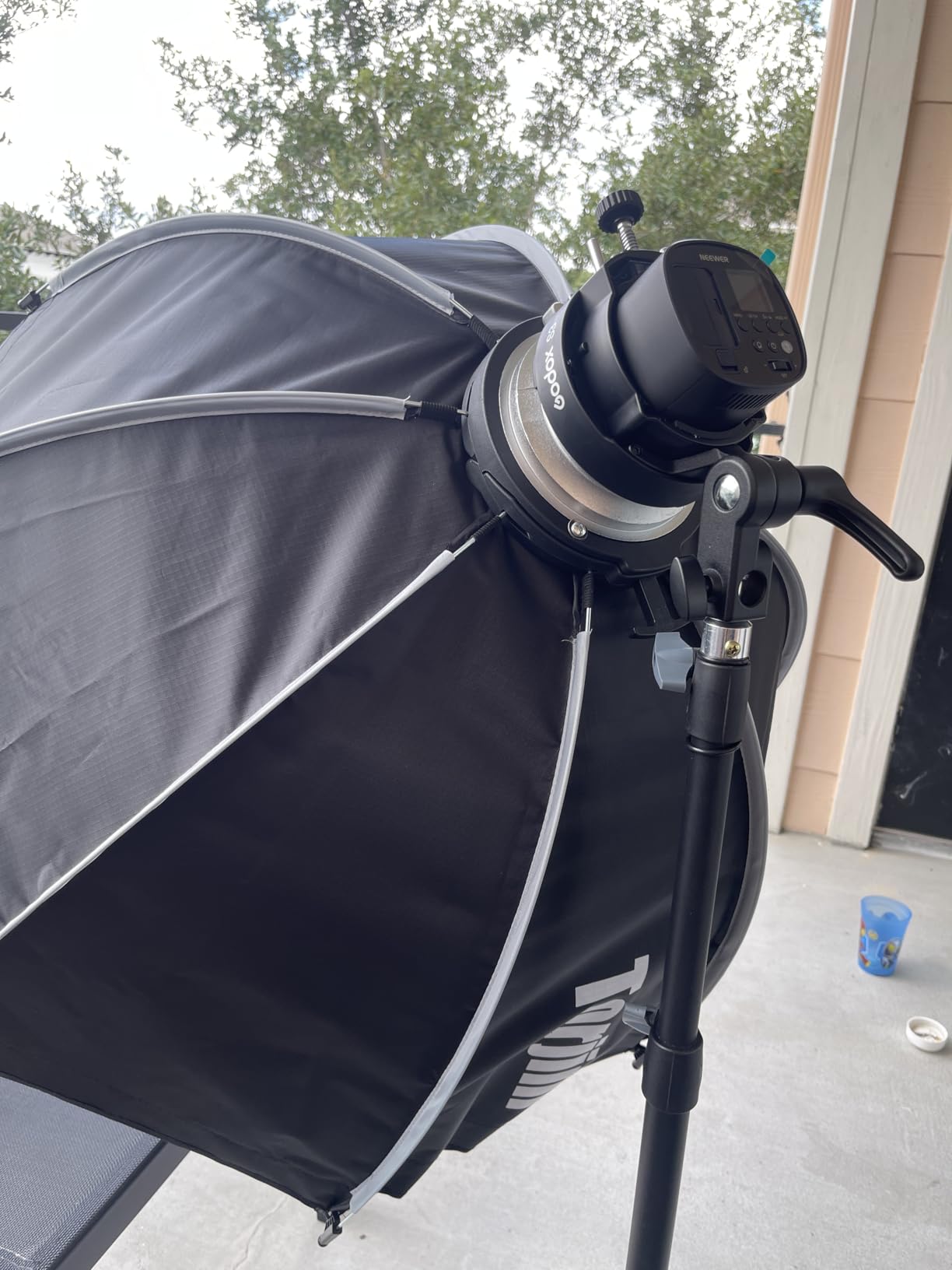 NEEWER Q120 120Ws 2.4G TTL Outdoor Strobe Flash, Compatible with Godox customer photo 1