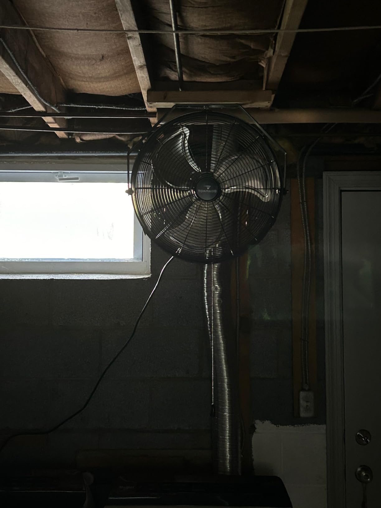 Tornado 20 Inch High Velocity Industrial Wall Fan, 4750 CFM, 3-Speed, 6-FT Power Cord, UL Safety Listed for Industrial, Commercial, and Residential Use, Black customer photo 1