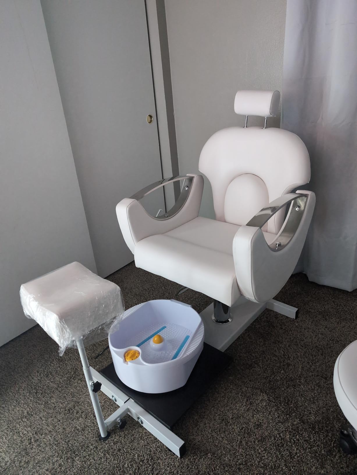 KIGOTY Pedicure Chair No Plumbing with Massage Bath,360°Swivel,Pillow,Beige customer photo 2