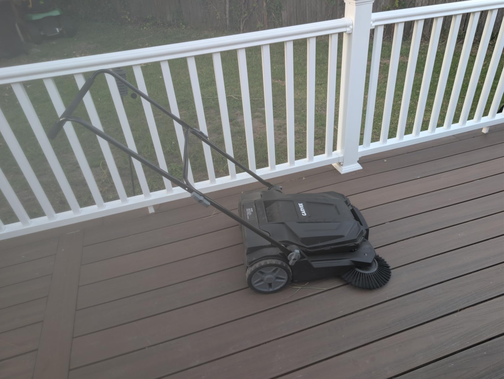 Walk-Behind Outdoor Hand Push Floor Sweeper, 25.6 Inch Wide Manual Non-Electric Sweeper with 5.25 Gallon Waste Bin, Adjustable Folding Handle Heavy Duty Yard Sweeper for Garage Patio Walkway Driveway customer photo 1