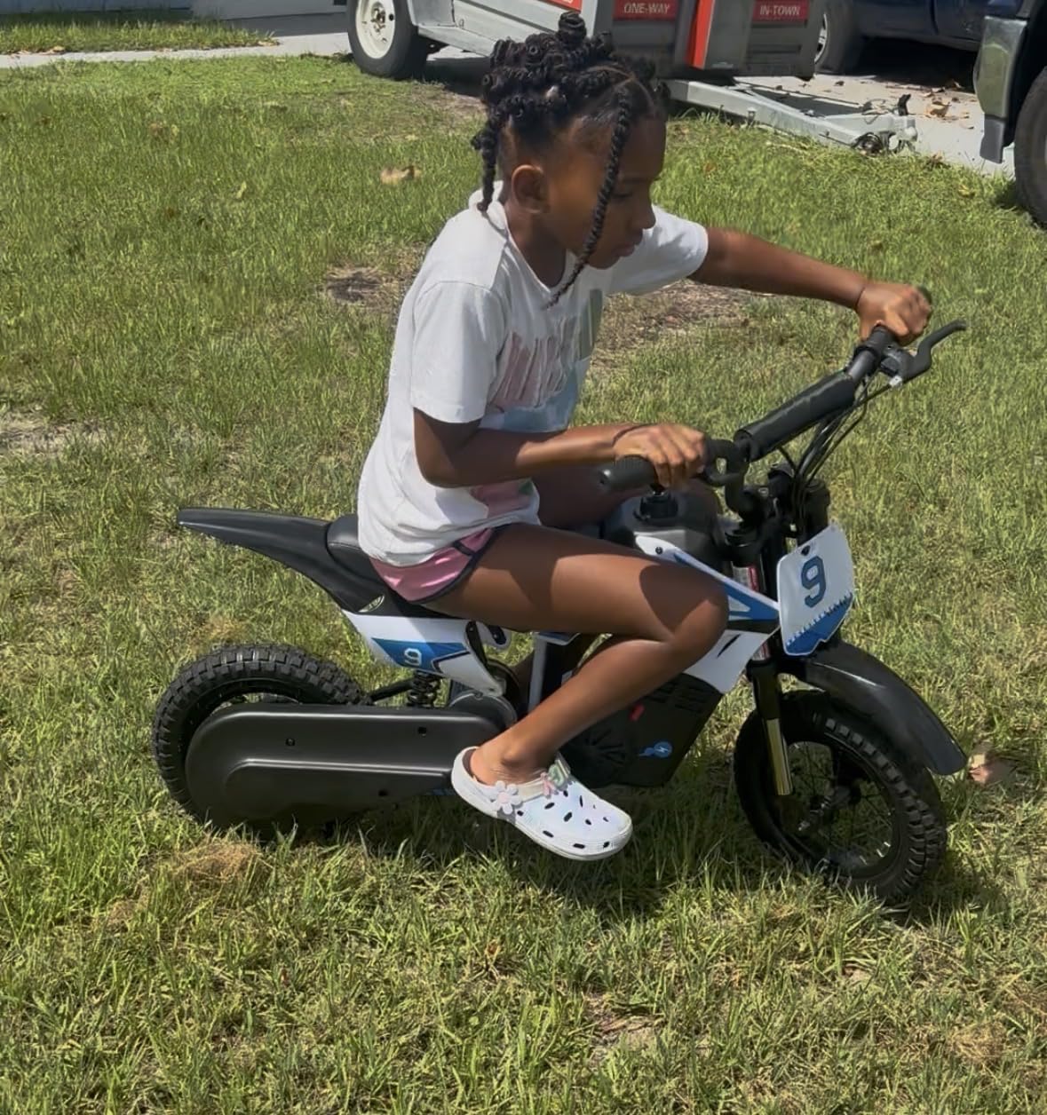 K1 Kids Electric Dirt Bike, 36V, 700W, 16 MPH, 14-Mile, Ages 3-10 (Sky Blue) customer photo 1