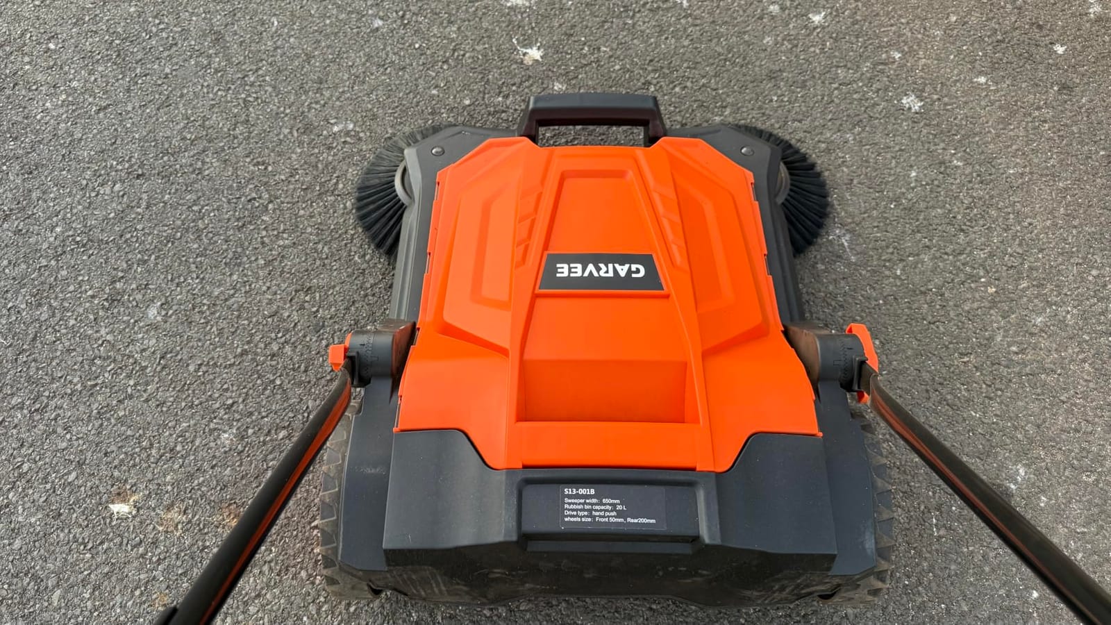 Walk-Behind Floor Sweeper, 25.6 in Sweeping Width, Outdoor Hand Push Sweeper, 5 Gallon Waste Container, Adjustable Folding Handle for Garage Patio Yard Driveway customer photo 1