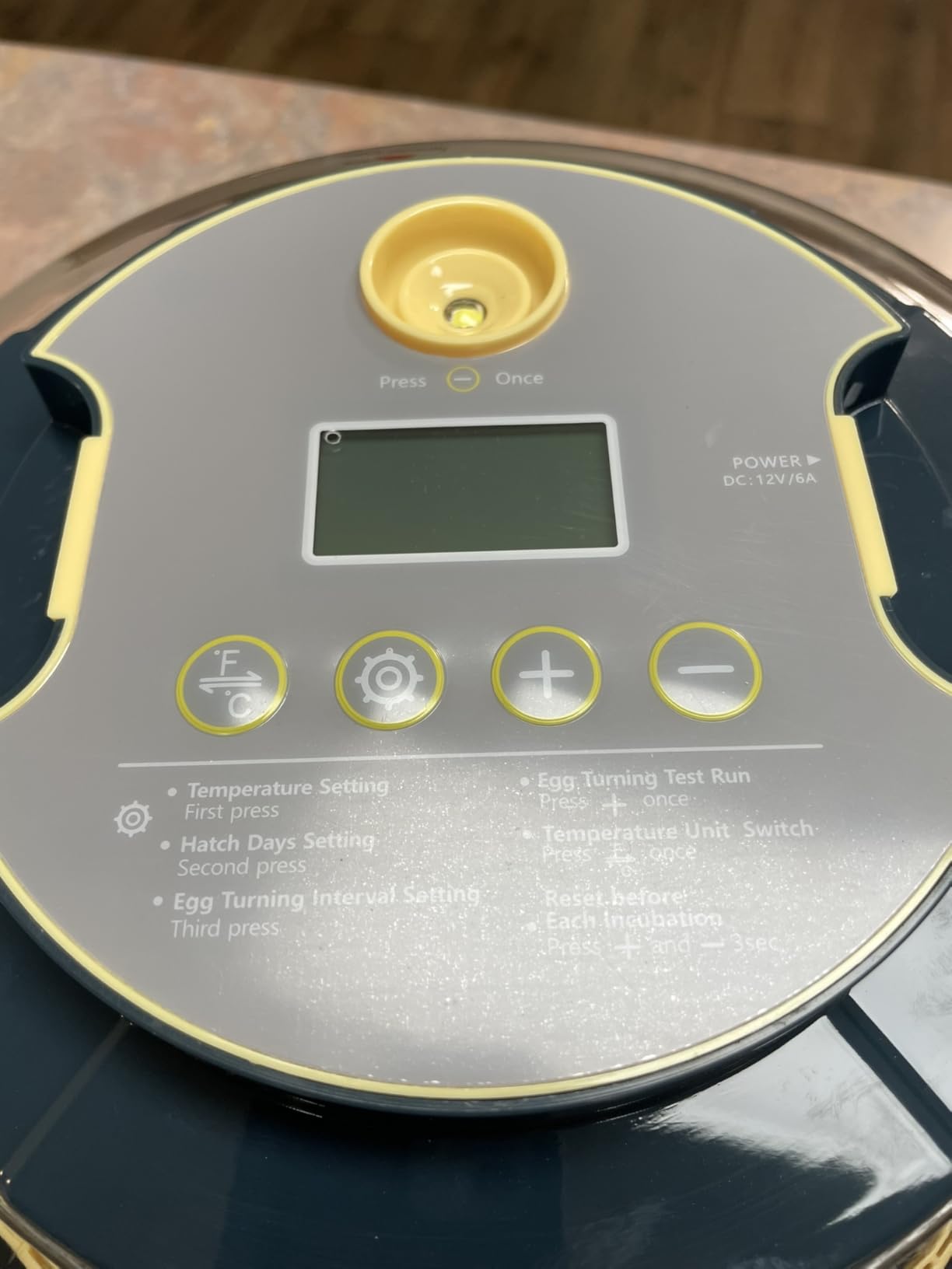 Incubators for Hatching Eggs, 56 Eggs Incubator with Egg Candler, Auto Egg Turner, Temp & Humidity Control, Hatch Day,360° Viewing for Chicken,Duck,Quail Eggs,Ideal for Farm,School and Lab,Blue&Yellow customer photo 1