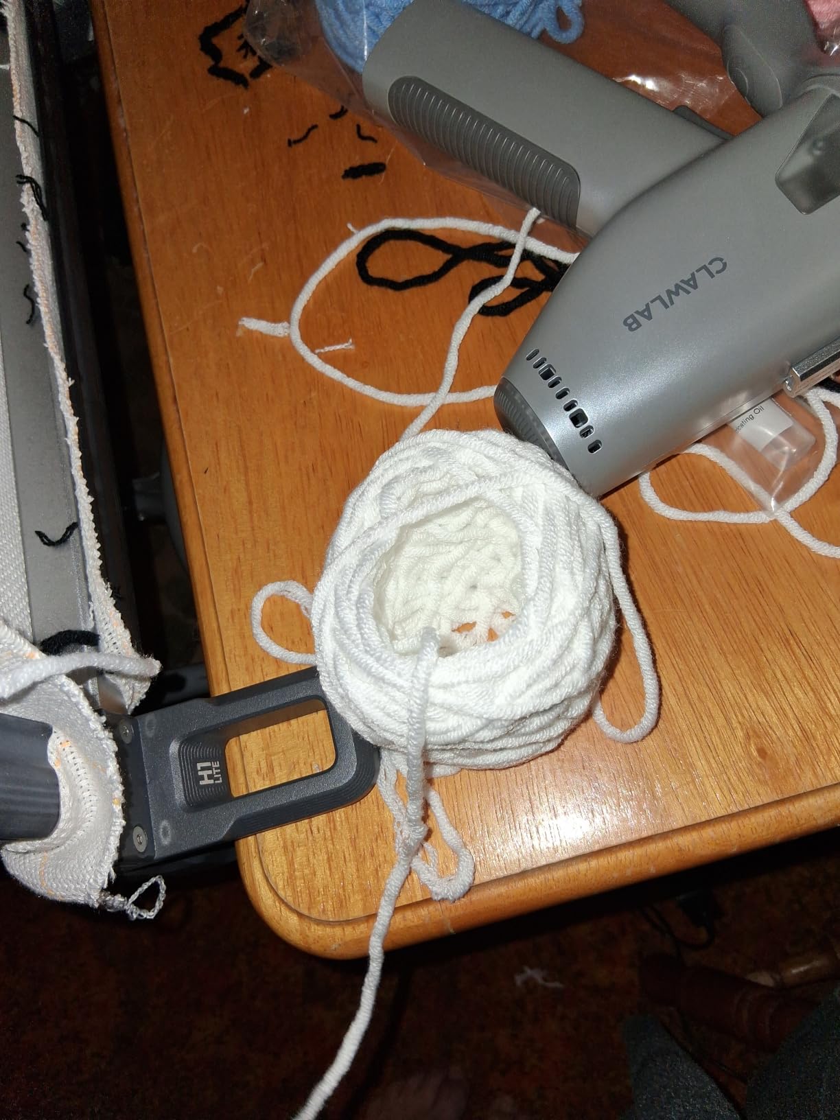 Clawlab H1 Lite Rug Tufting Starter Kit, Lightweight Gun, No-Nail Frame customer photo 1
