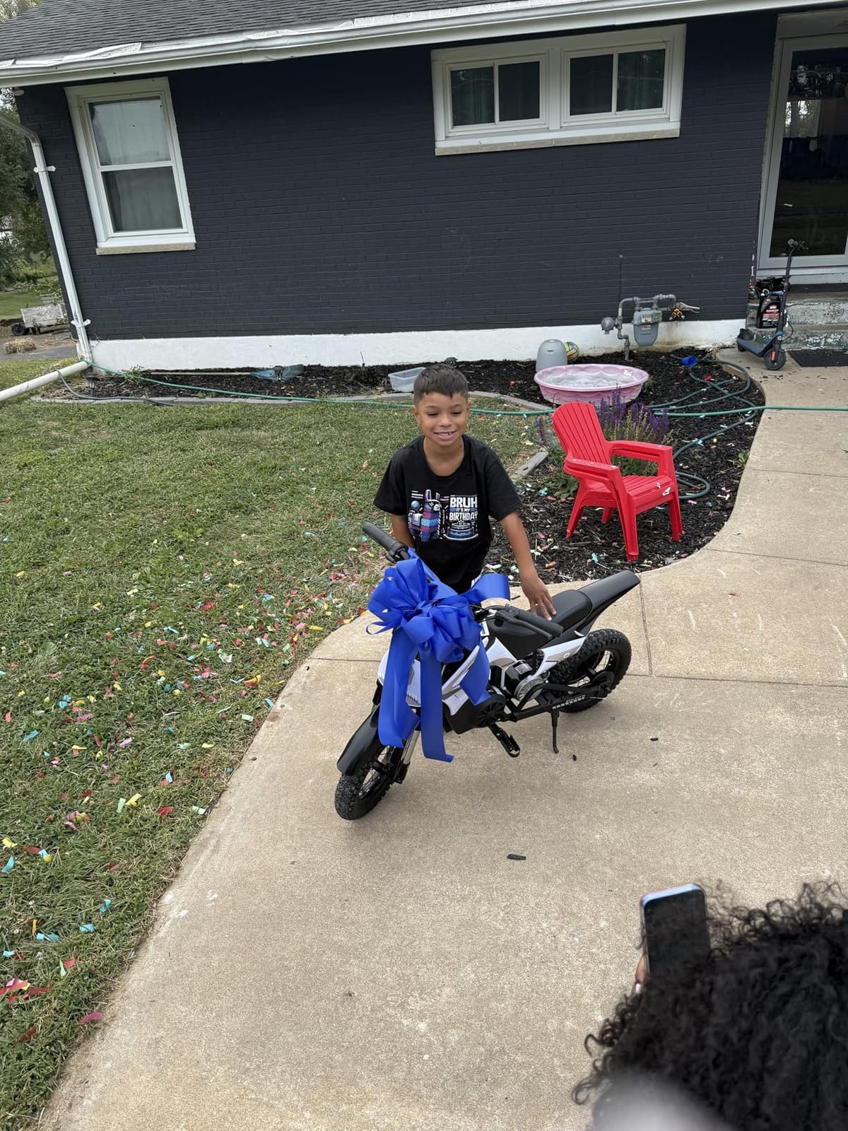 K1 Kids Electric Dirt Bike 36V Motorcycle,16MPH Fast Speed 14 Mile Long-Range,700W Peak 3-Speed Modes Electric Bike for Kids Ages 3-10 (Berry Red) customer photo 2