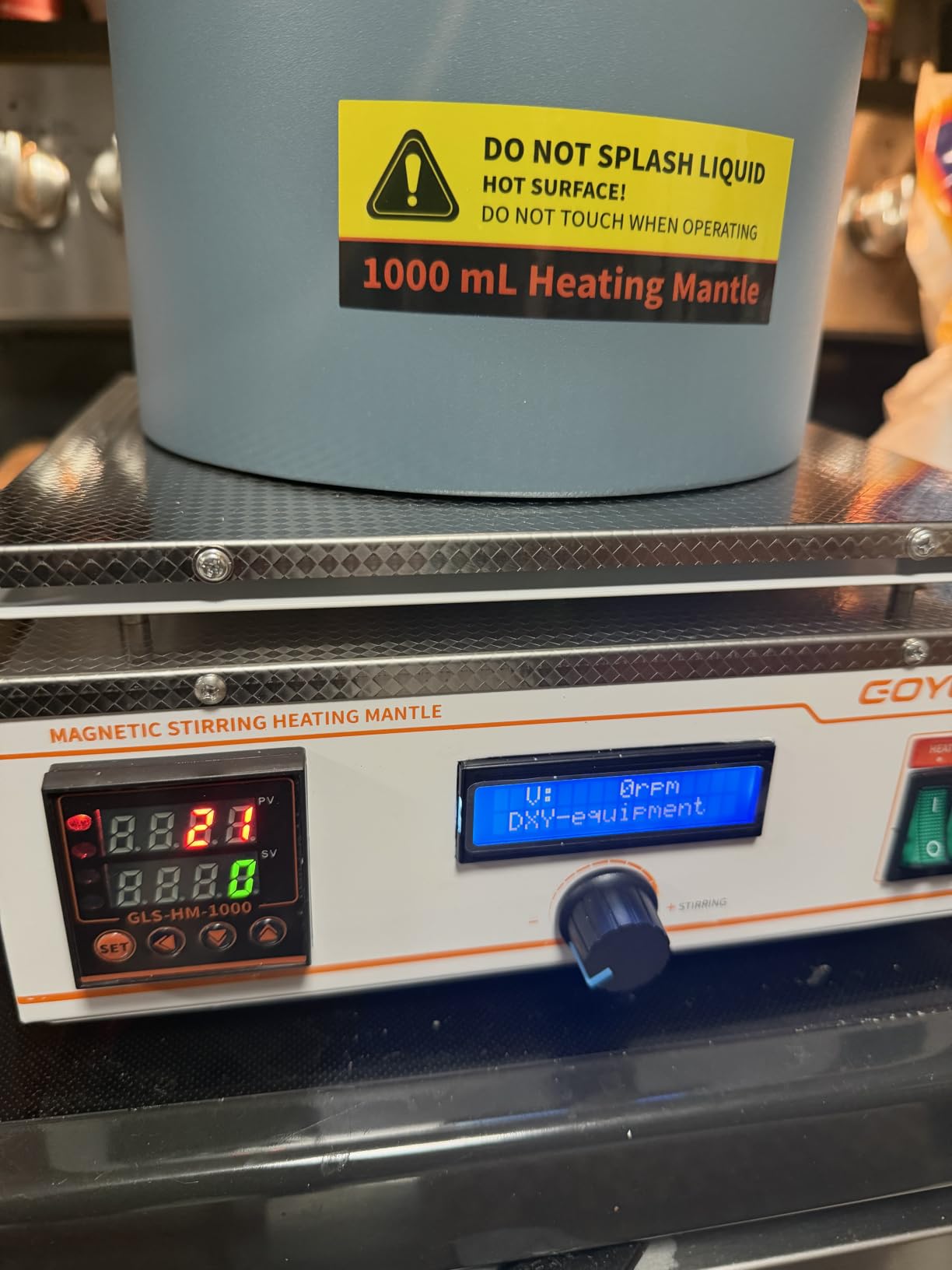 GOYOJO 1000ml Heating Mantle with Magnetic Stirrer, 330W customer photo 2