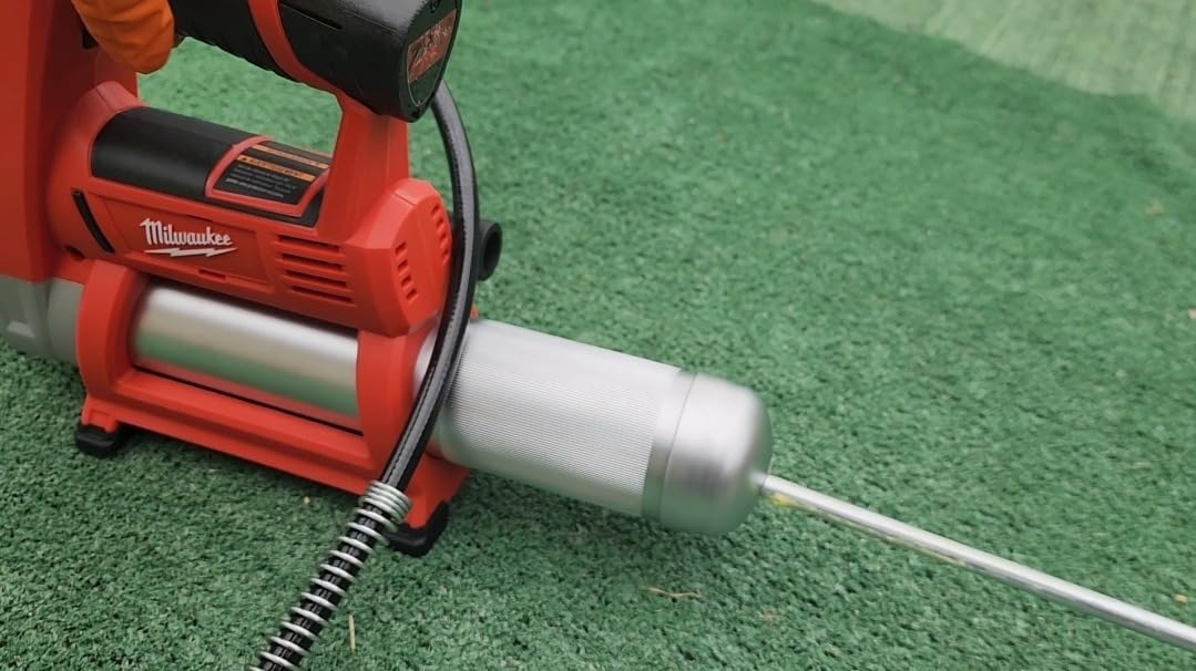 Milwaukee Bare-Tool Milwaukee 2446-20 M12 12-Volt Cordless Grease Gun (Tool Only, No Battery) customer photo 1