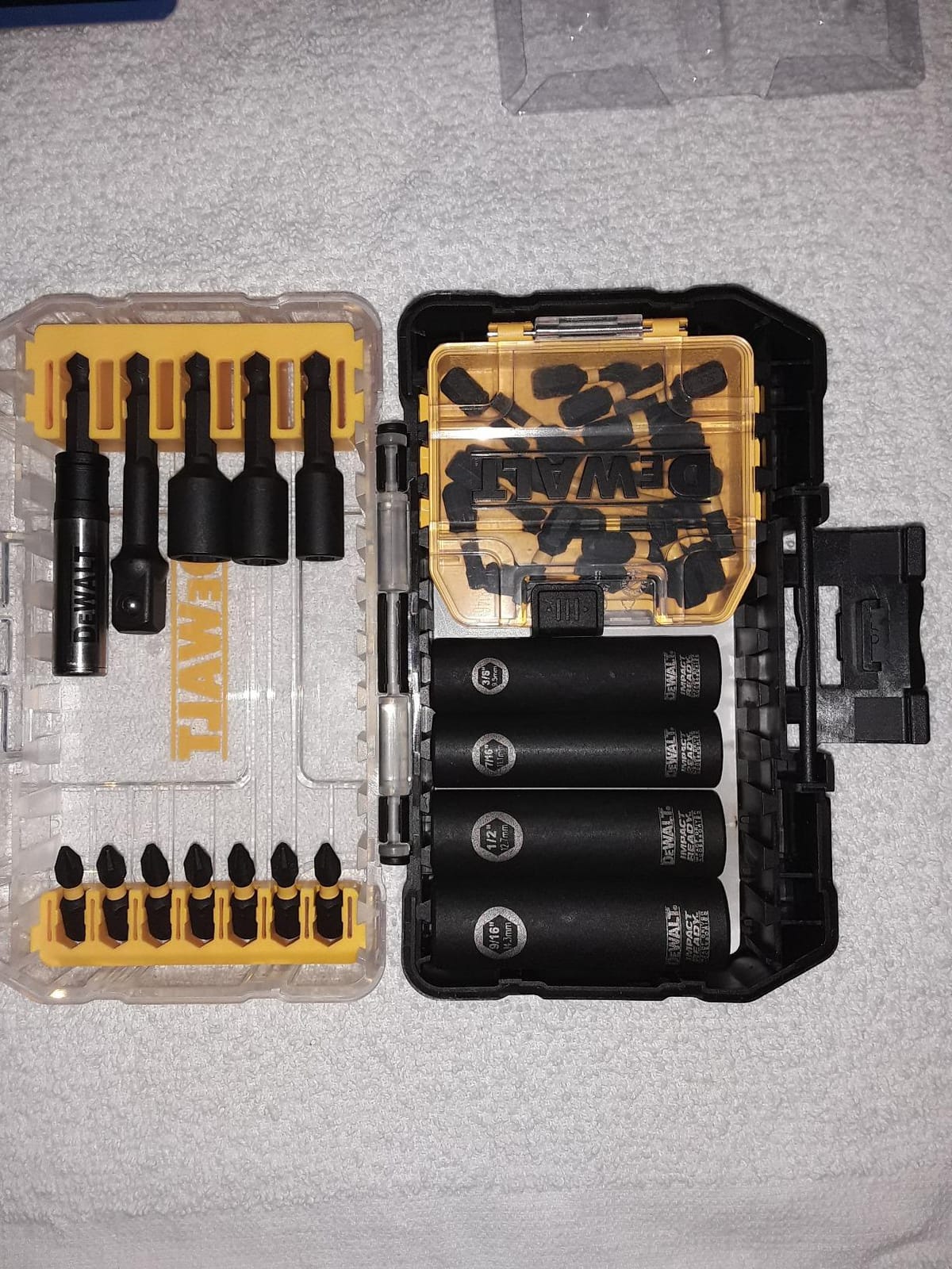 DEWALT Screwdriver Bit Set, Impact Driver Bit Set, FlexTorq, 35-Piece (DWA2T35IR) customer photo 2