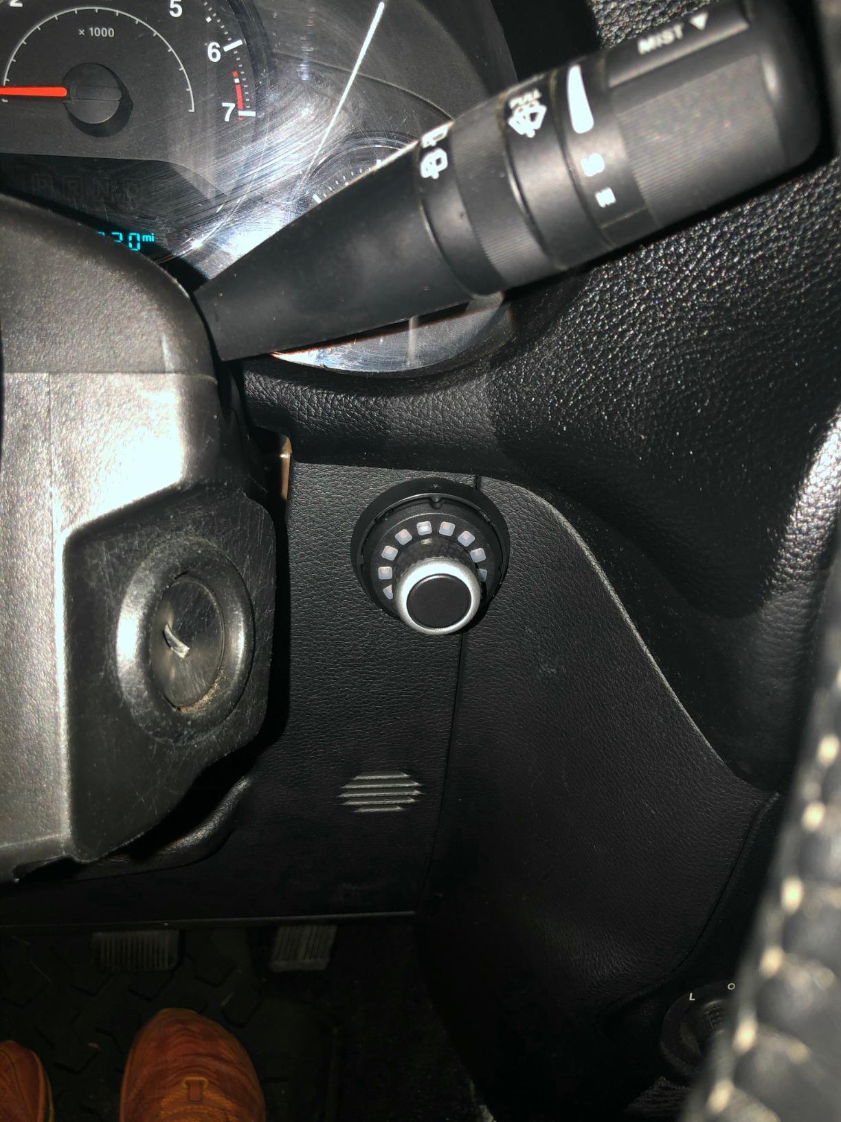 CURT 51170 Spectrum Proportional Trailer Brake Controller, Dash-Mount Knob customer photo 2