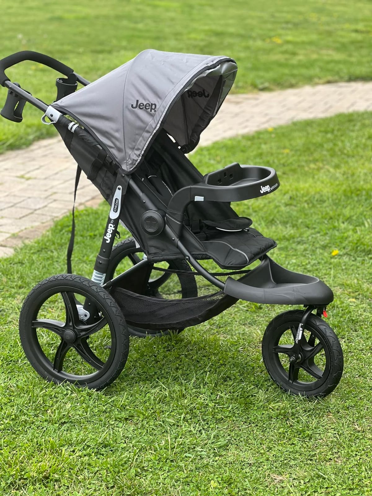Jeep Classic Jogging Stroller by Delta Children, Grey customer photo 1