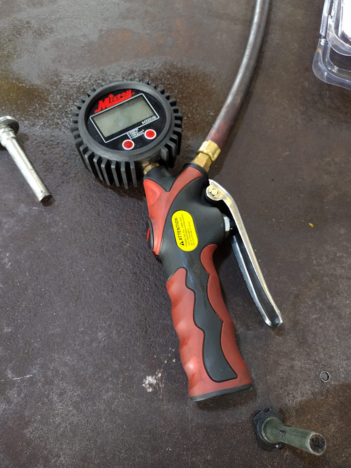 Heavy-Duty Digital Tire Pressure Gauge with Inflator, Clip-on Air Chuck, 20” Air Hose, Easy to Read 0.1 Display, Pistol Grip Handle, Max 255 PSI, 1/4