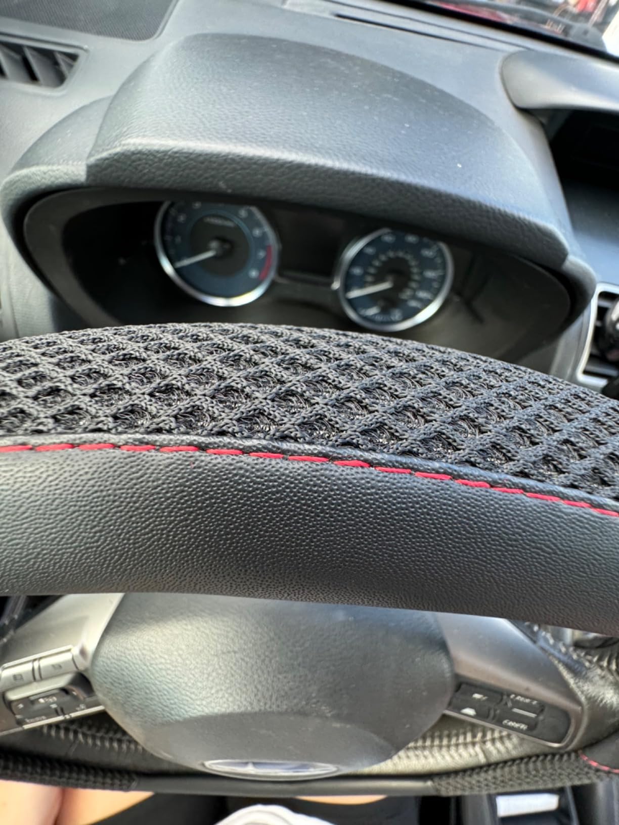 KAFEEK Steering Wheel Cover, Cooling Ice Silk Leather, 15 Inch, Black customer photo 1