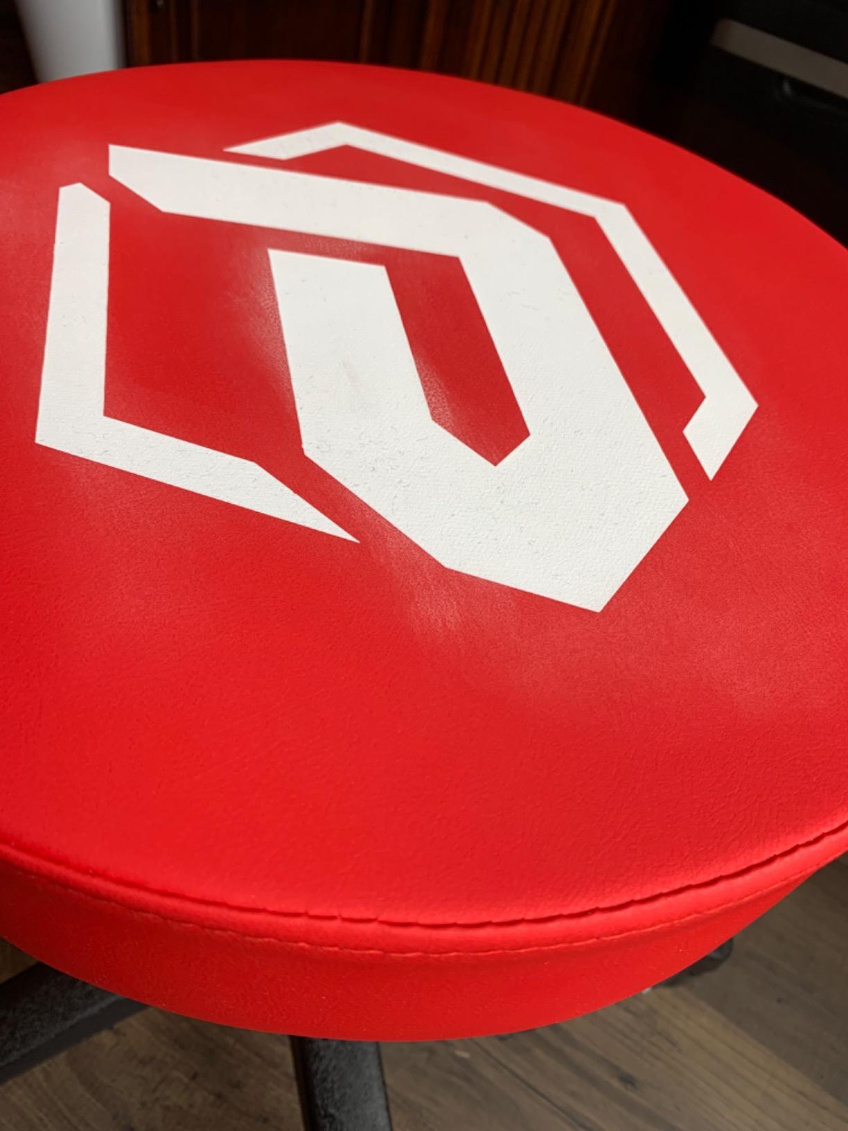 Powerbuilt Rolling Shop Stool with Adjustable Height, Mechanic Detailer Garage Seat with Padding - 240250, Red customer photo 2