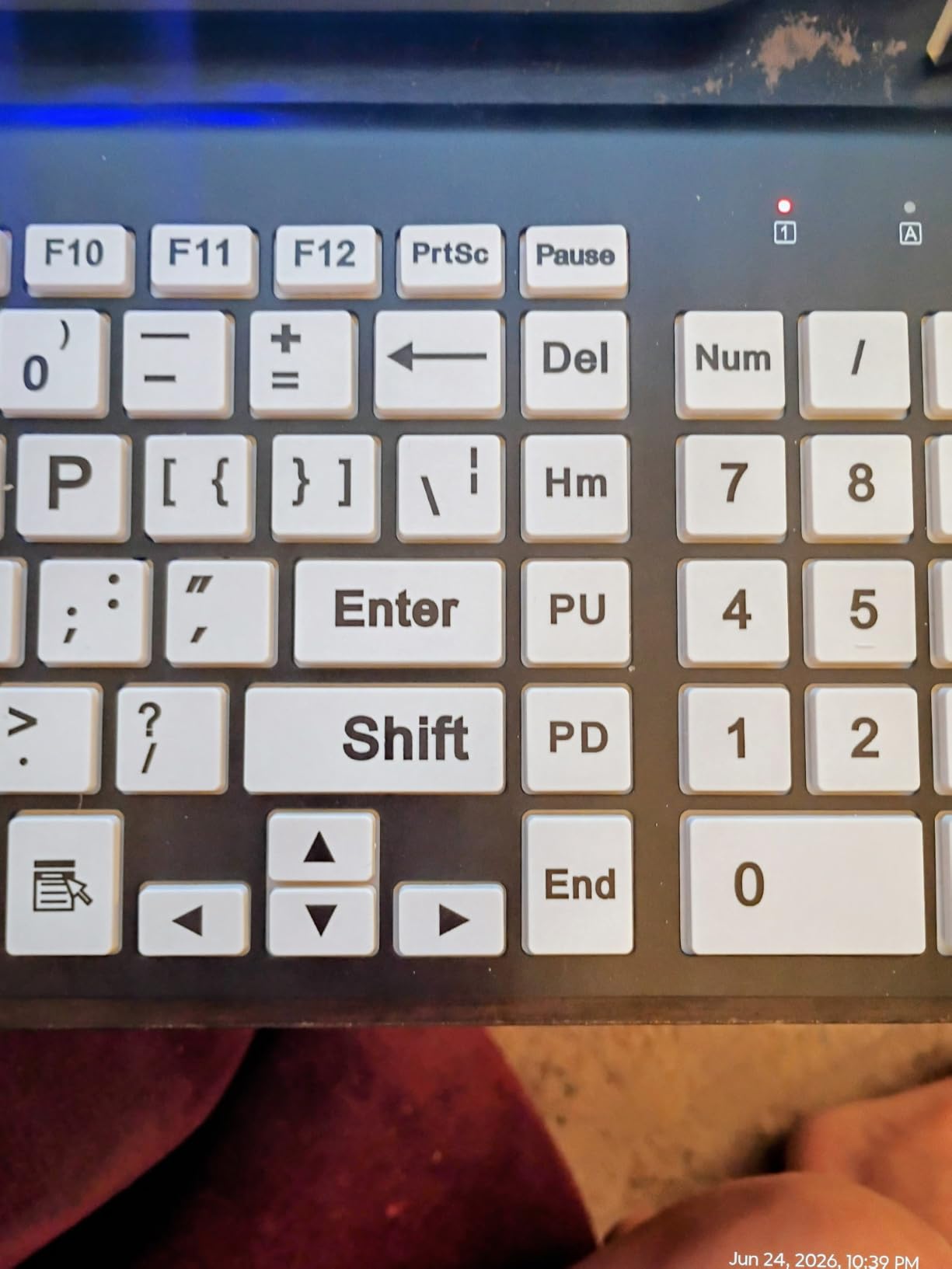 Full Size Large Print 2.4g Wireless Keyboard and Mouse with Oversized Print for Visually Impaired Low Vision Individuals (Black) customer photo 2
