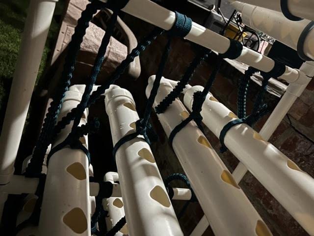 VIVOSUN Wall-Mounted Hydroponic Grow Kit, 1 Layers 36 Plant Sites 4 Food-Grade PVC-U Pipes Hydroponics Planting System with Water Pump, Pump Timer, Nest Basket and Sponge for Leafy Vegetables customer photo 2