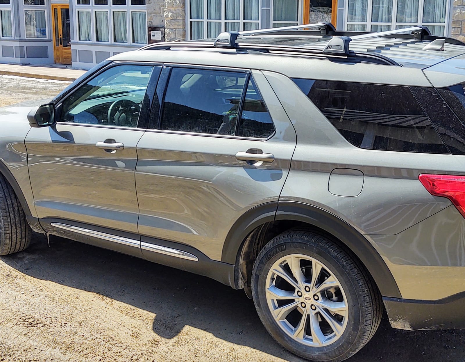 Lockable Roof Rack Cross Bars Fit for 2020-2026 Ford Explorer customer photo 1