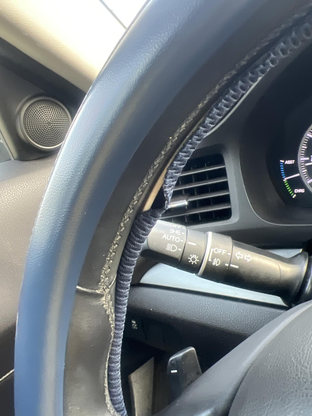 LKWLIKEI Car Steering Wheel Cover, Universal 15 inch, The Latest Microfiber Leather Breathable Technology Fabric, Non-Slip, Comfortable, Warm in Winter and Cool in Summer, Black customer photo 2