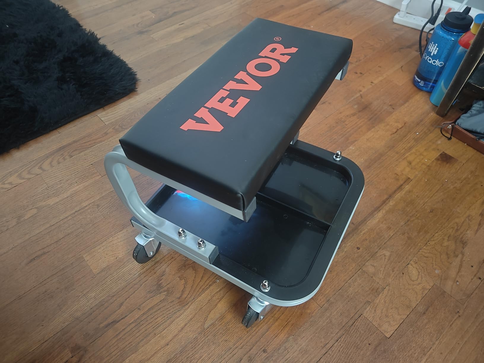 VEVOR Rolling Creeper Garage/Shop Seat, 250 LBS Capacity Padded Rolling Workshop Stool with Tool Tray Storage, Mechanic Stool for Garage, Shop, Auto Repair, Black customer photo 2