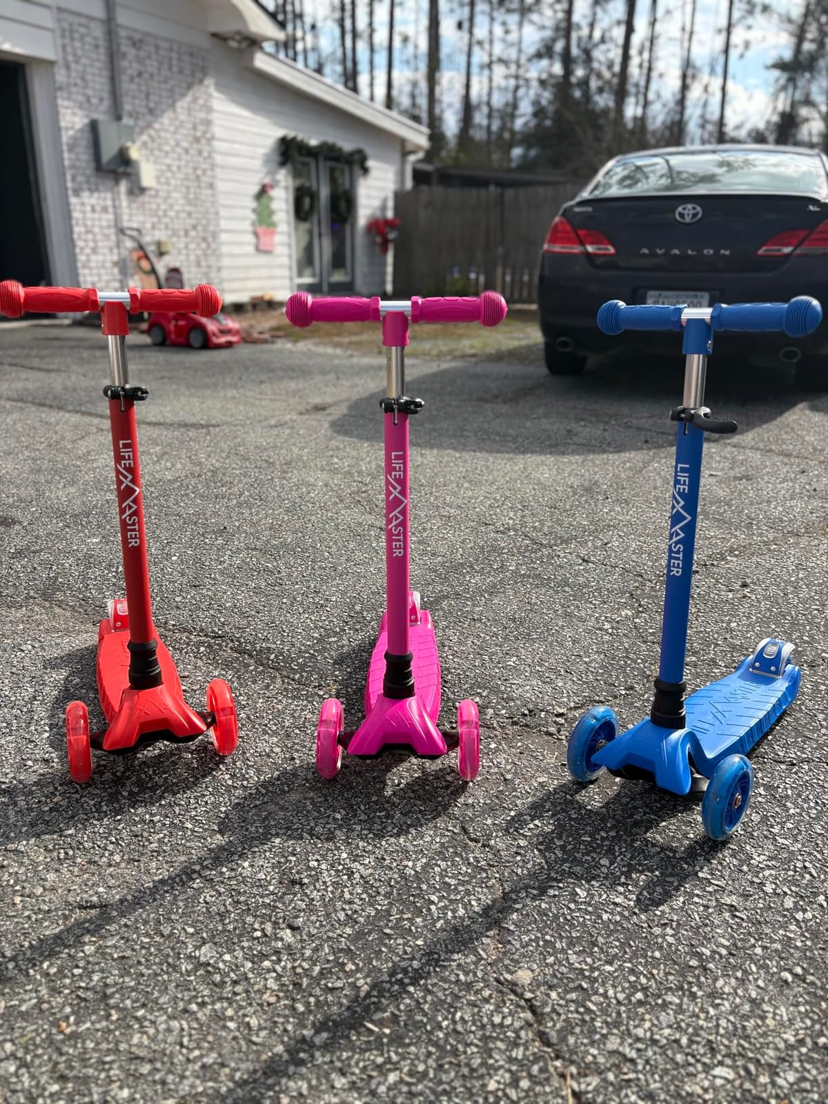 Lifemaster Mini 3-Wheel Kids Scooter with Multi-Color Wheel Lights – 4-Height Adjustable Handlebar, Wide Anti-Slip Deck, Child Safety Certified, Boys & Girls Ages 2+ Supports Up to 110 lbs customer photo 1