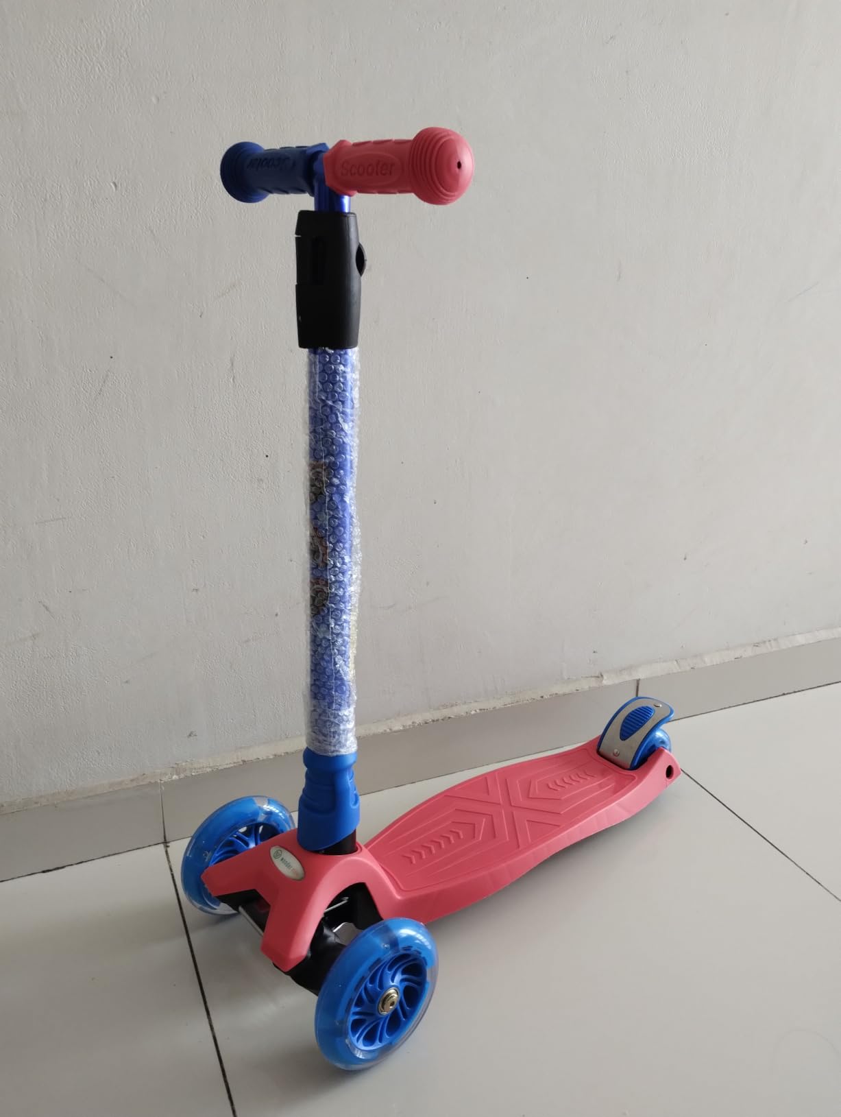 3 Wheel Scooter for Kids Ages 6-12,Kids Scooter with Light Up Wheels, Sturdy Deck Design, and 4 Height Adjustable Suitable for Kid Ages 3-12 customer photo 2