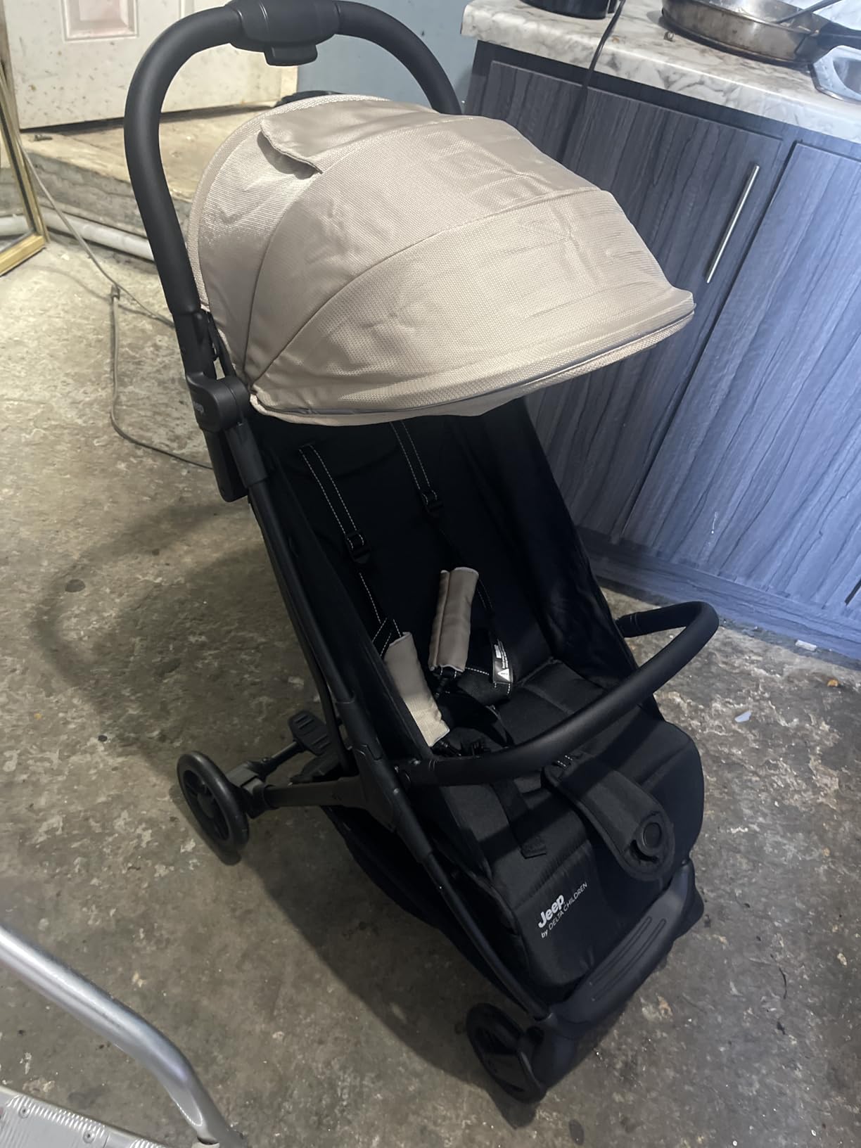 Jeep Altitude Compact Travel Stroller by Delta Children Greenguard Gold, Easy One Hand Fold, Lightweight, Extendable Canopy with Peek-a-Boo Window, Reclining Seat, 4 Wheel Suspension, Olive Green customer photo 2