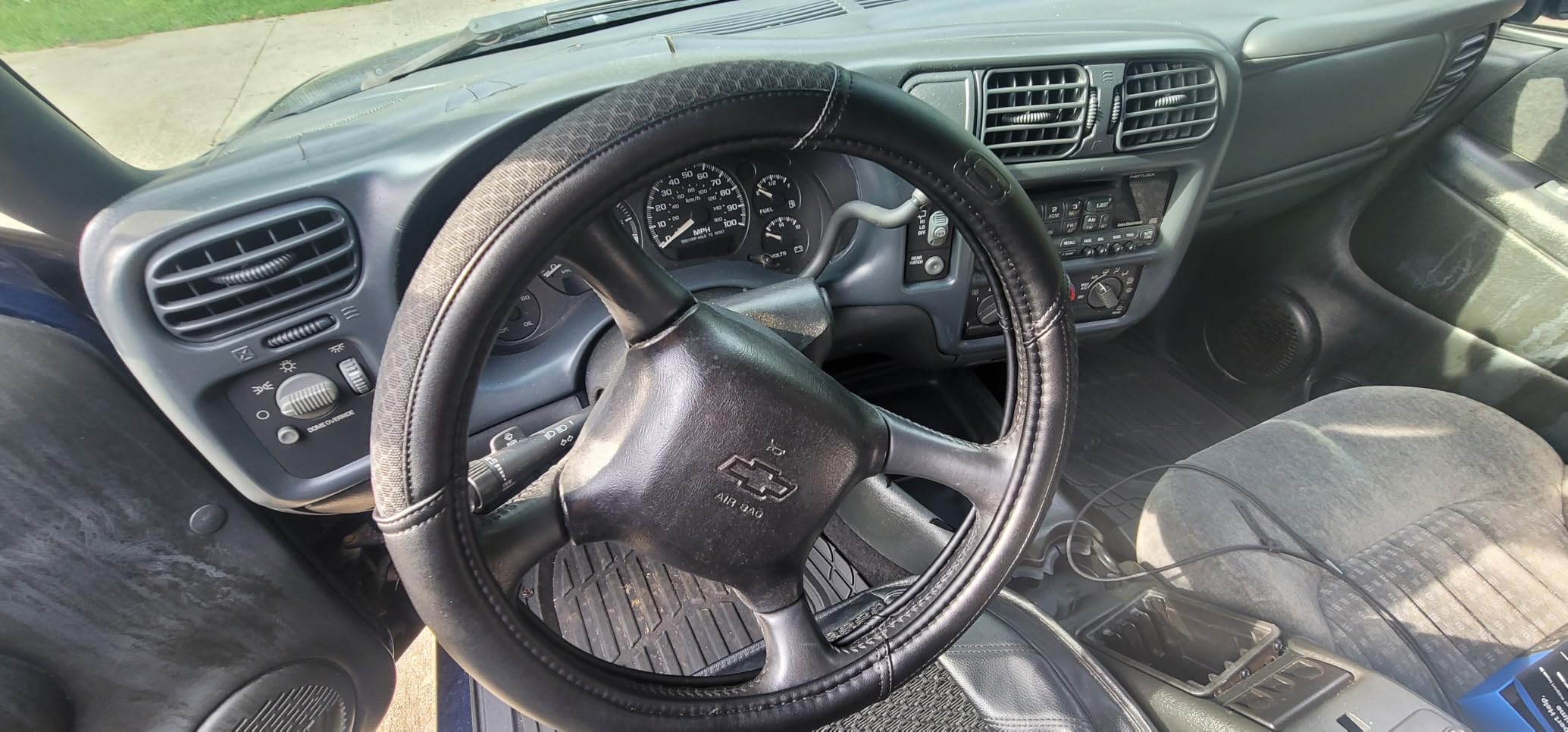 Skechers Air-Cooled Steering Wheel Cover,Leather Car Steering Wheel Cover Universal Fit 14