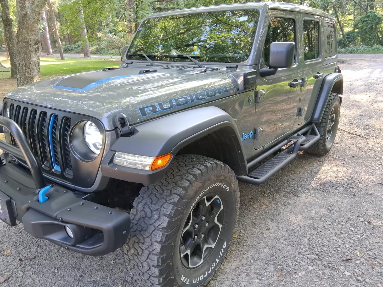 Running Boards Side Steps Compatible with Toyota FJ Cruiser 2007-2014 6.1 Inches Wide, 2 Stairs Design Side Rails Step Nerf Bars Fit for FJ Cruiser, Heavy Duty Slip Proof, Textured Black customer photo 2