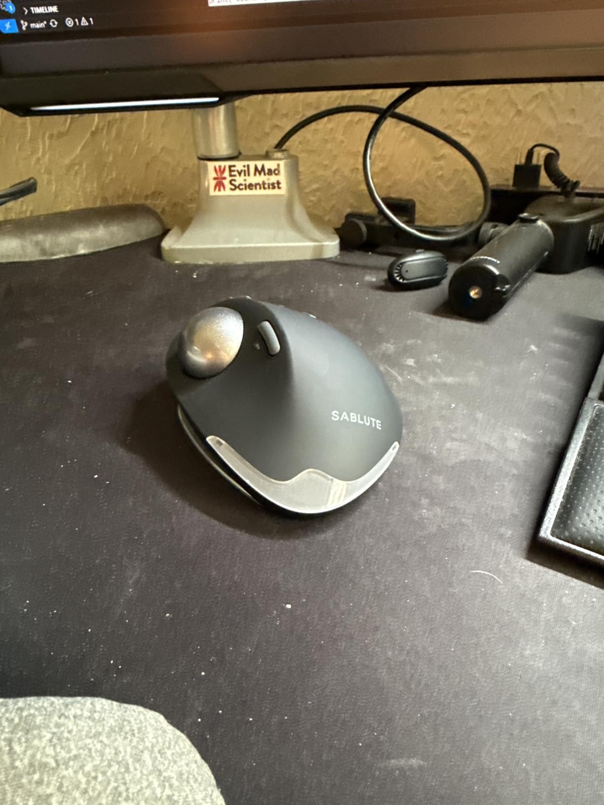 Ergonomic Wireless Trackball Mouse, Rechargeable Adjustable 0°/18° Angle customer photo 1