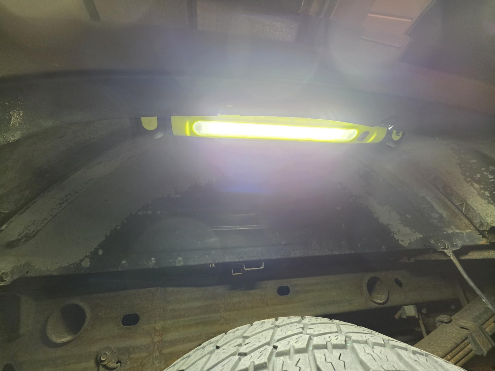 Magnetic Cordless Under Hood Work Light Bar for Mechanic-Yellow customer photo 1