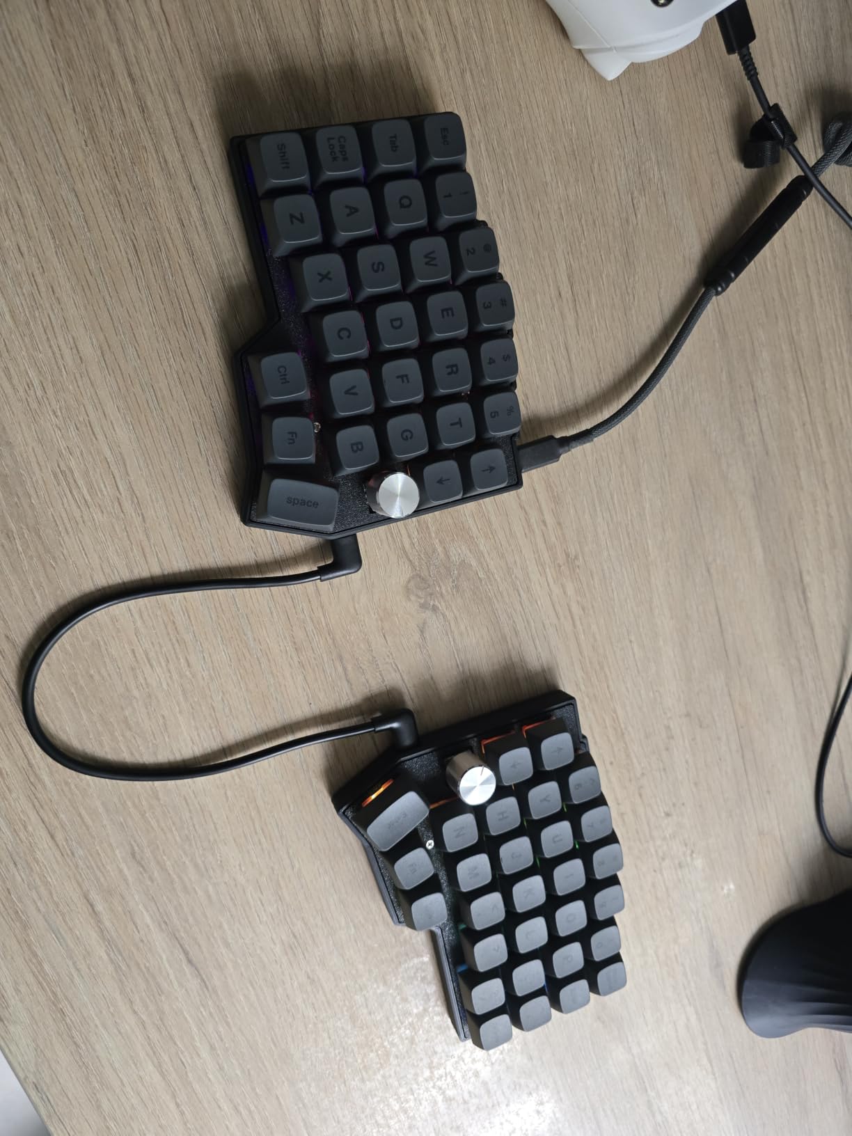 4×6 Corne Layout with knobs CORNE Wired Ergonomic Mechanical Keyboard,60% Orthol inear Layout,Hot-swappable,RGB,Vial remapping Support,pre-lubed Linear switches (Silent Switch) customer photo 1