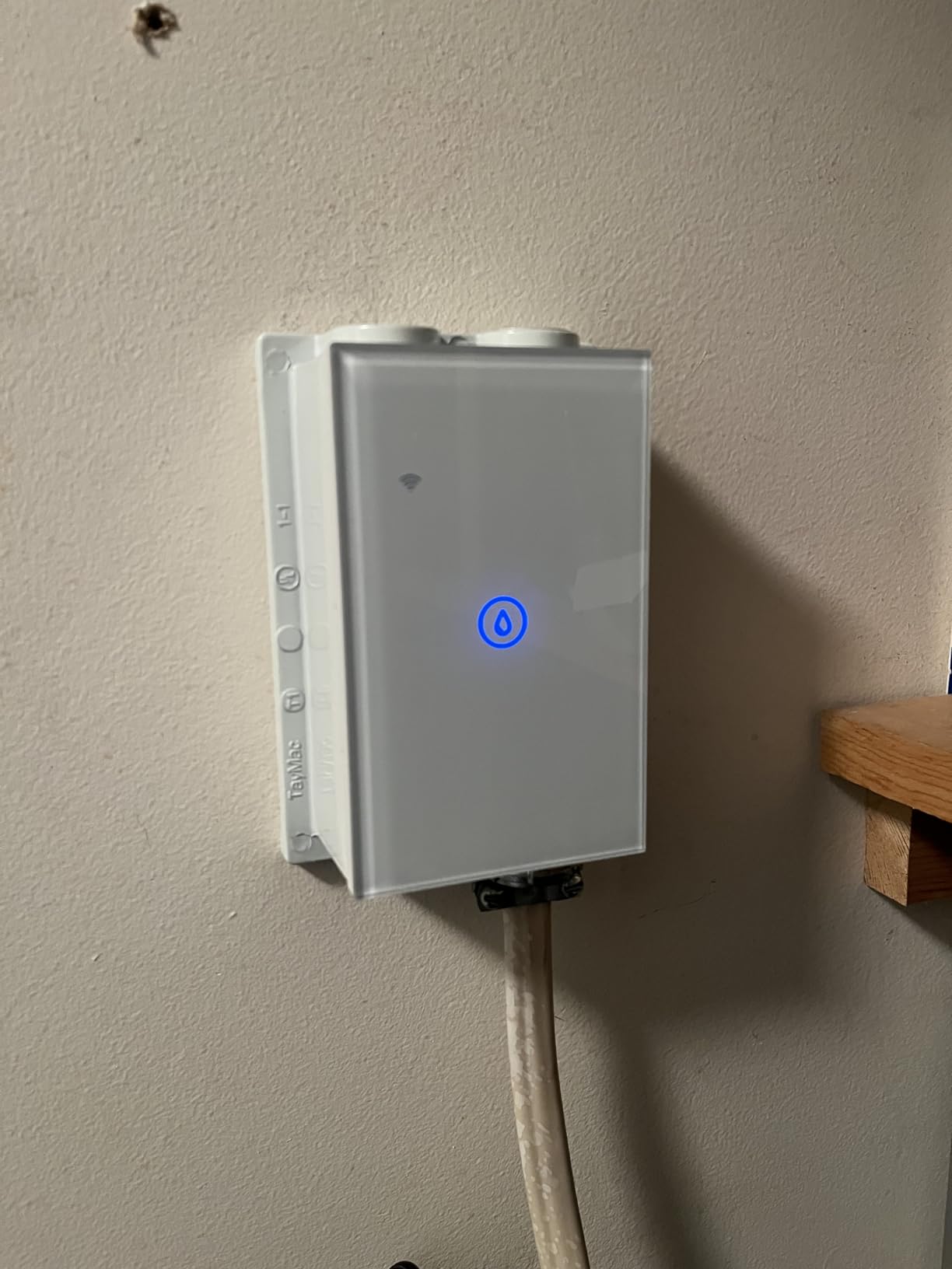 40 Amp Smart Water Heater Switch,8000W, 100/240V, Wi-Fi Compatible with Alexa and Google Home, White customer photo 1