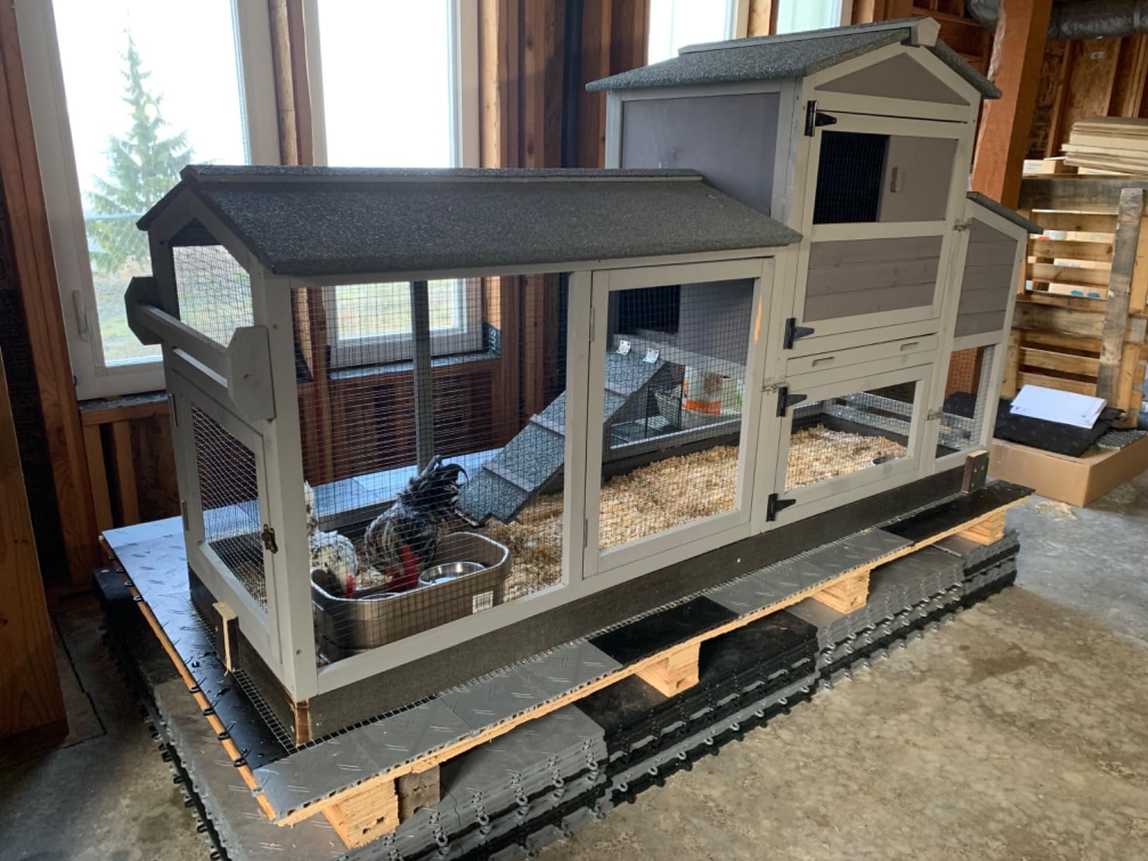 Aivituvin Mobile Chicken Coop with Wheels for 4-6 Chickens, Backyard Expandable Chicken House Duck Cage with Run, 2 Nesting Boxes, Easy Clean Pull-Out Tray, Leak-Resistant Asphalt Roof, 82.4
