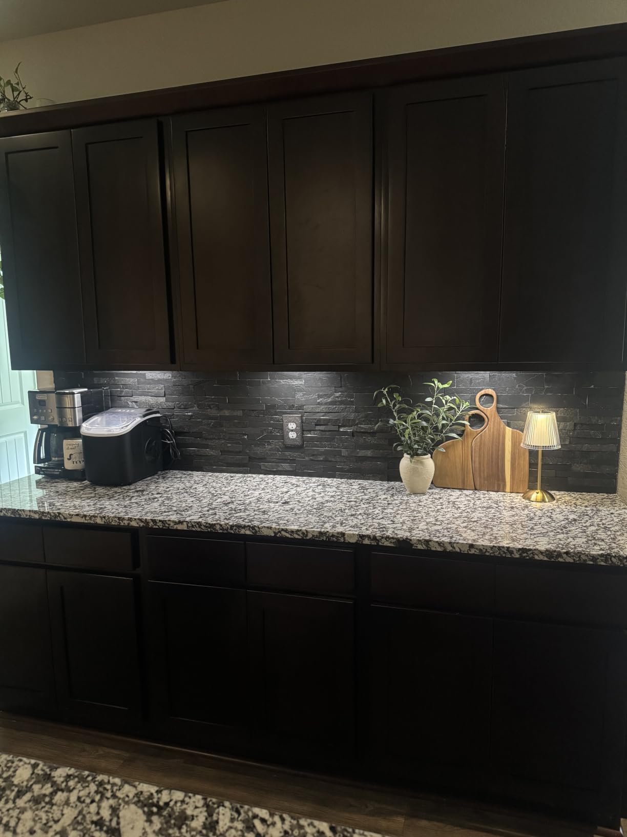 EZVALO 13inch Under Cabinet Lighting with Charging Station, 3200mAh Rechargeable Wireless Motion Sensor Lights, 96 LEDs, 3 Color Temps, Dimmable, Timer, Magnetic, with Remote for Kitchen (6 Pack) customer photo 1