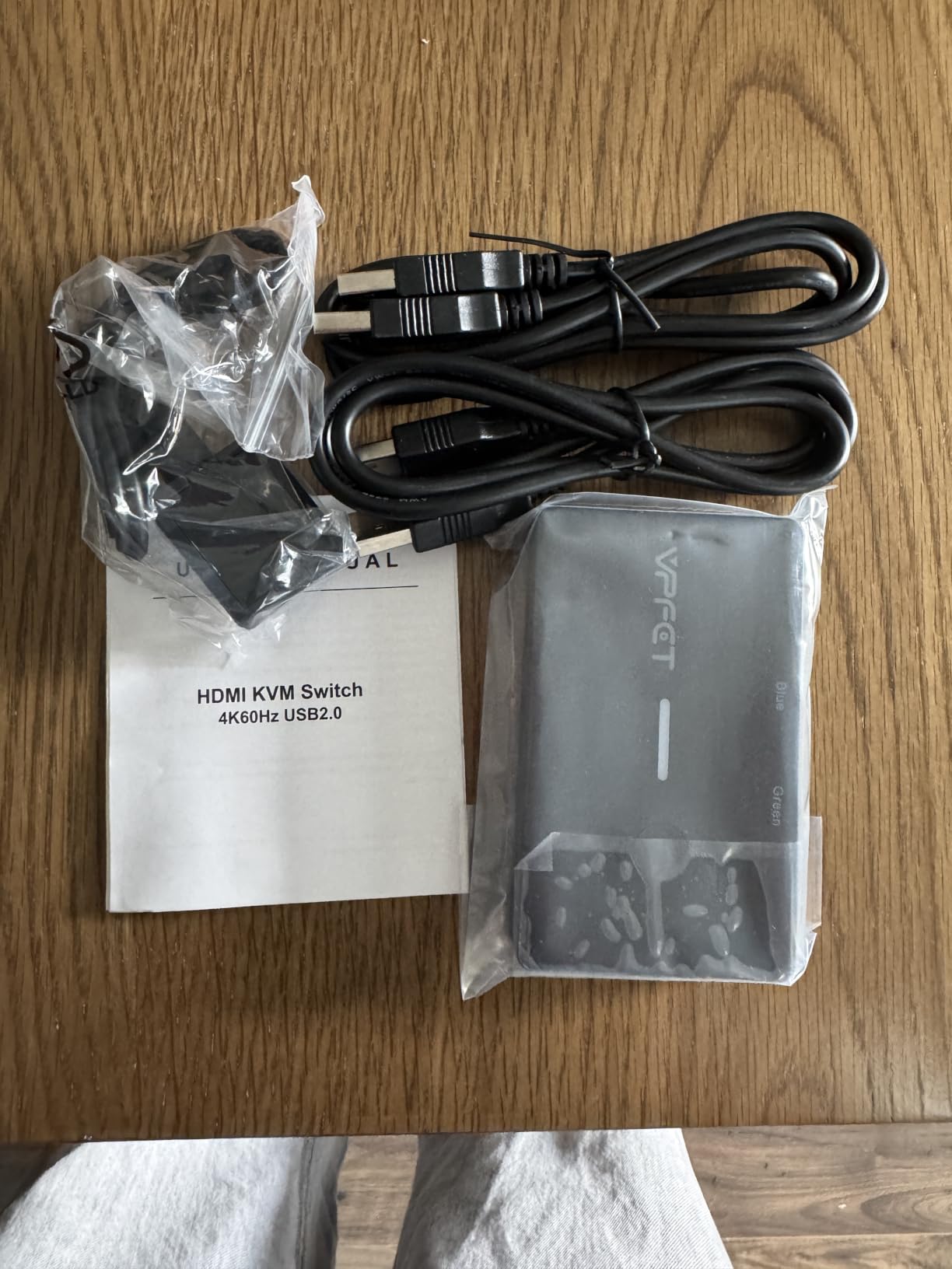 HDMI KVM Switch 1 Monitors 2 Computers 4K@60Hz USB KVM Switches 2 Ports for 2 PC Sharing Single Monitor and Keyboard Mouse with Wired Extend Controller Plug and Play customer photo 1